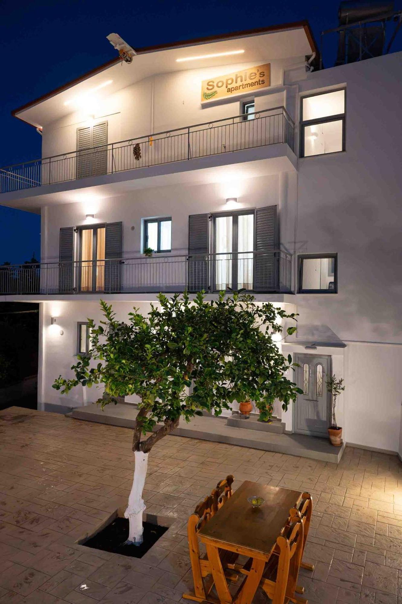 Sophie's 3&4 Apartment *