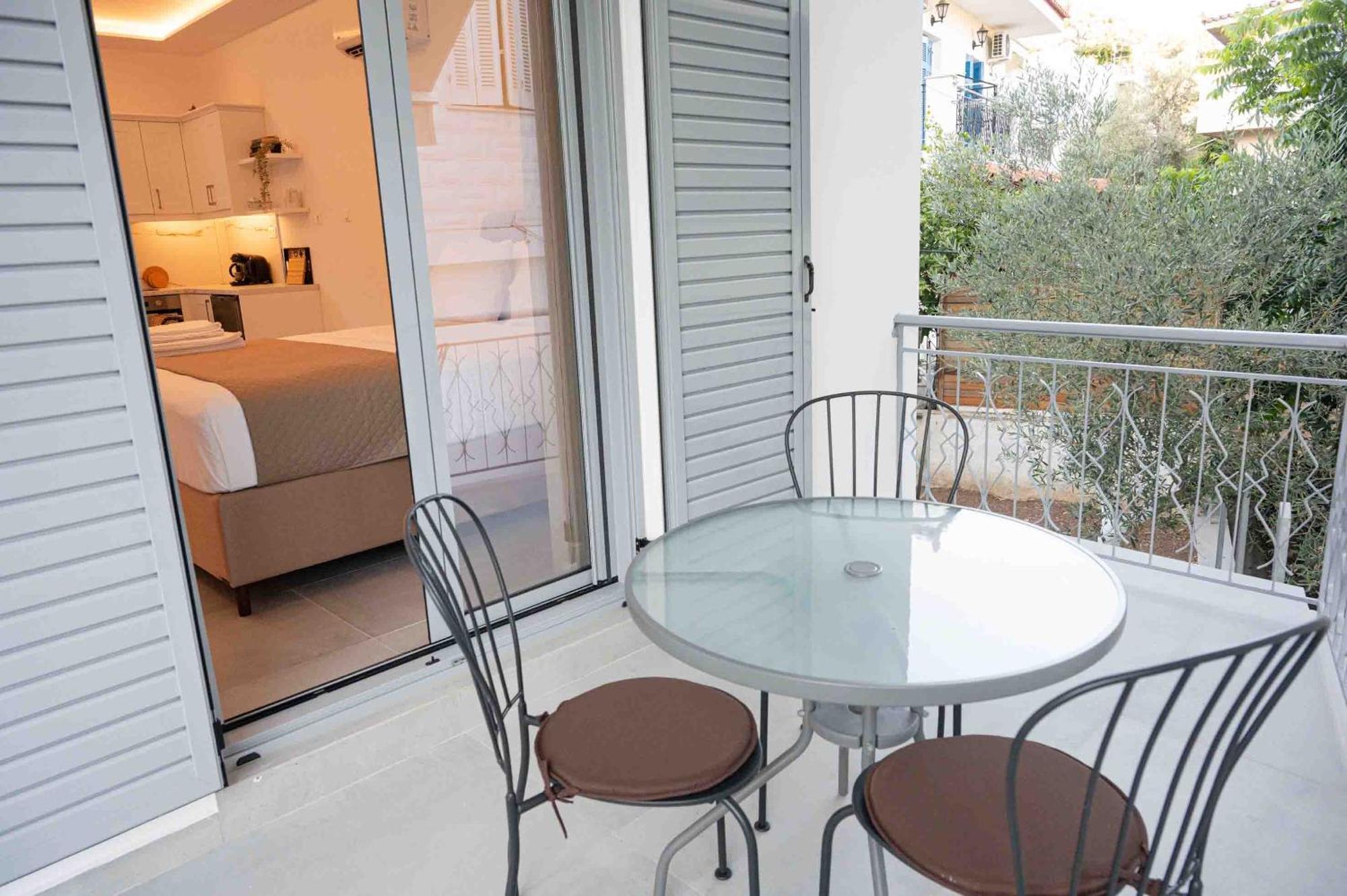 Apartment Sophie's 3&4 Poros Town